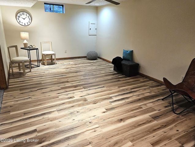 7204 Ben Franklin Ct, Louisville, KY 40214