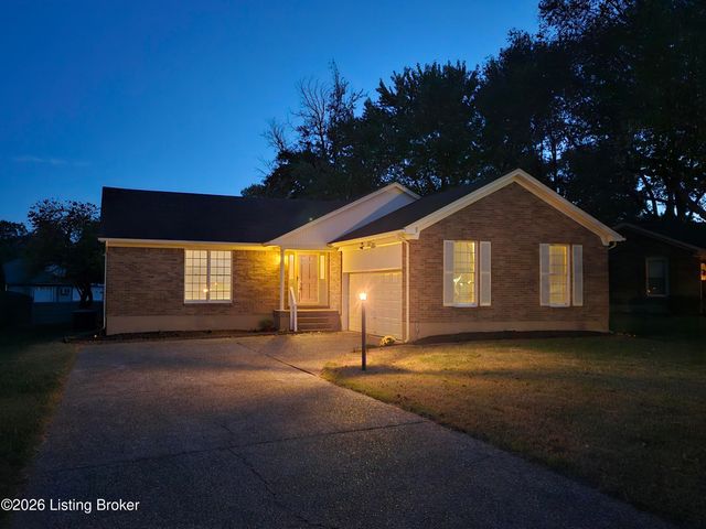 7204 Ben Franklin Ct, Louisville, KY 40214