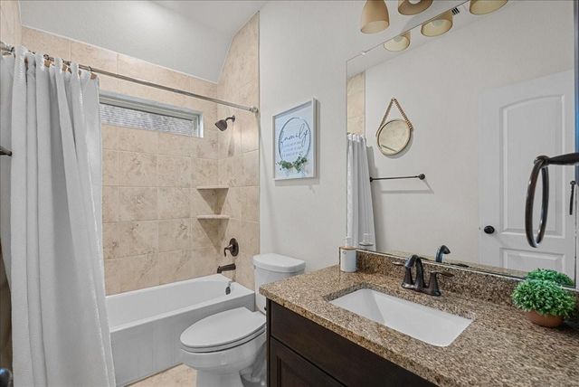 1636 Longwood Glen Lane, Friendswood, TX 77546