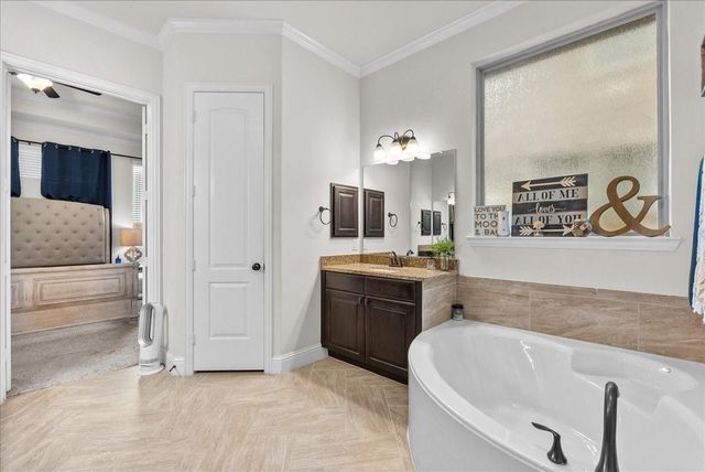 1636 Longwood Glen Lane, Friendswood, TX 77546