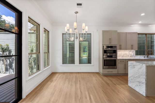 74 Briar Hollow Lane, Houston, TX 77027