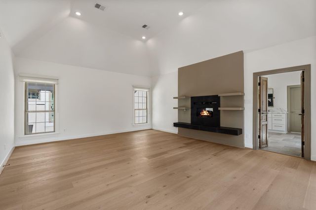 74 Briar Hollow Lane, Houston, TX 77027