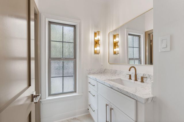 74 Briar Hollow Lane, Houston, TX 77027