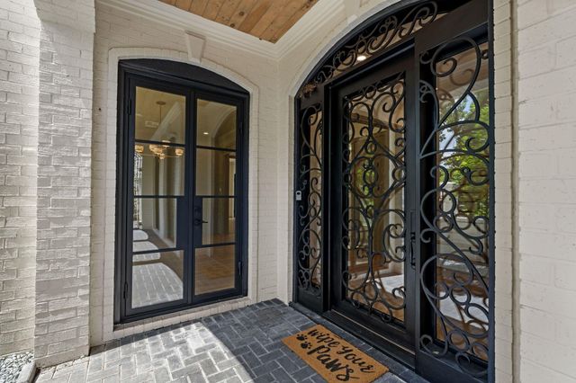 74 Briar Hollow Lane, Houston, TX 77027