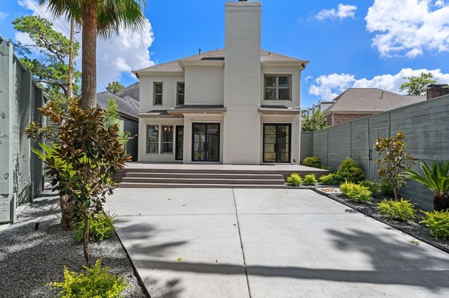 74 Briar Hollow Lane, Houston, TX 77027