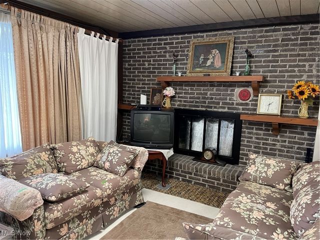 47813 Tomahawk Drive, Negley, OH 44441