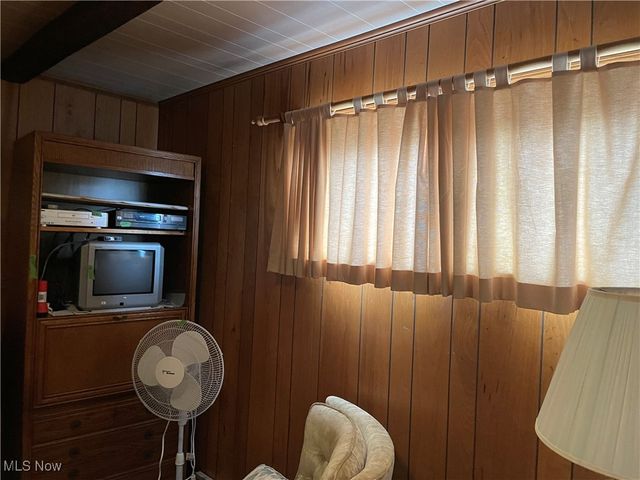 47813 Tomahawk Drive, Negley, OH 44441