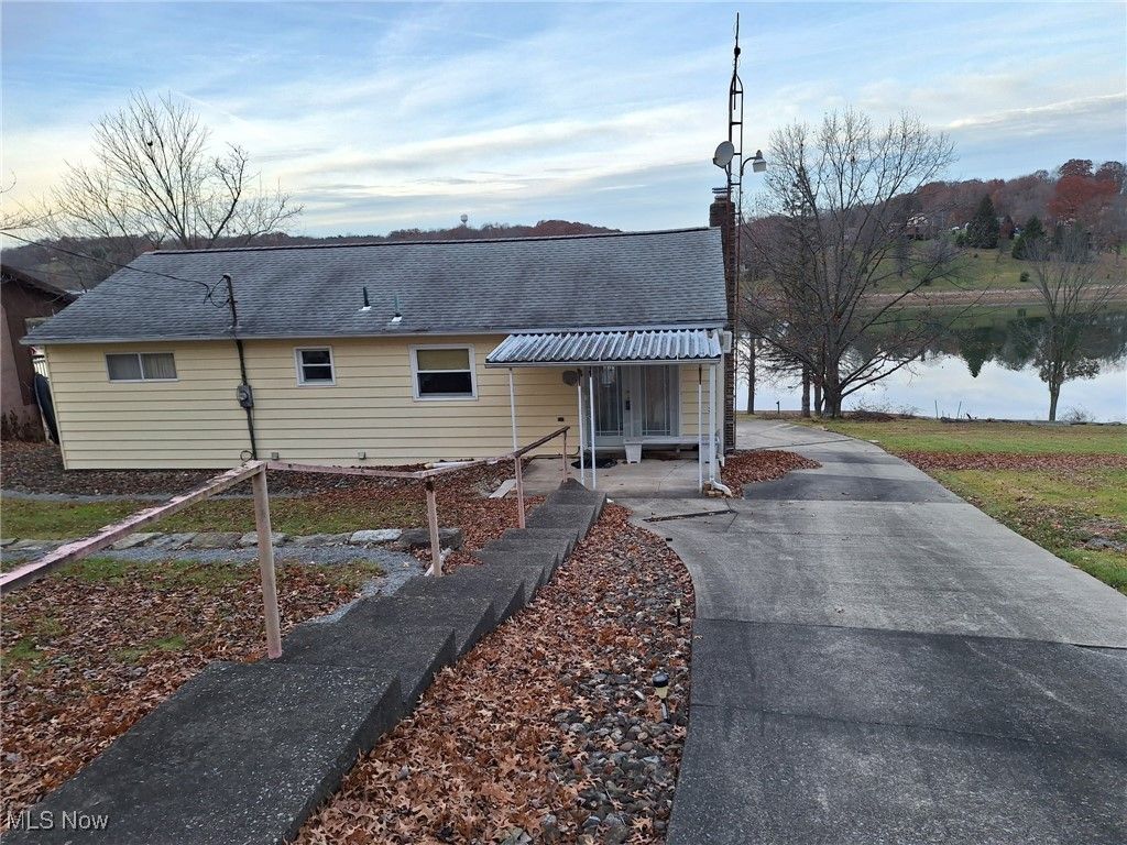 47813 Tomahawk Drive, Negley, OH 44441