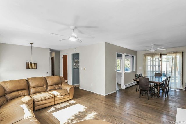 1 Karen Court, Bayville, NY 11709
