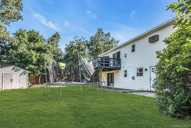 1 Karen Court, Bayville, NY 11709