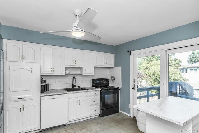 1 Karen Court, Bayville, NY 11709