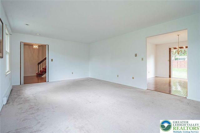 26 Russet Drive, Easton, PA 18045