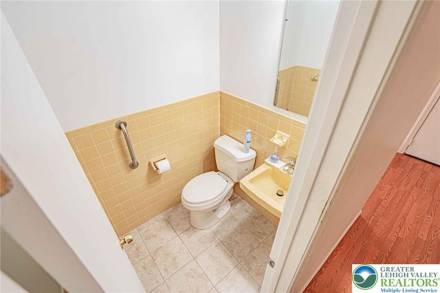 26 Russet Drive, Easton, PA 18045