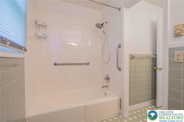 26 Russet Drive, Easton, PA 18045