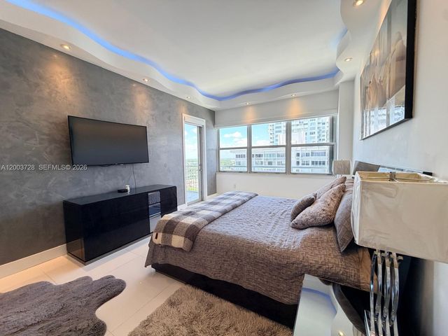 18041 BISCAYNE BLVD PH01, Aventura, FL 33160