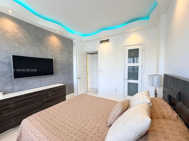 18041 BISCAYNE BLVD PH01, Aventura, FL 33160