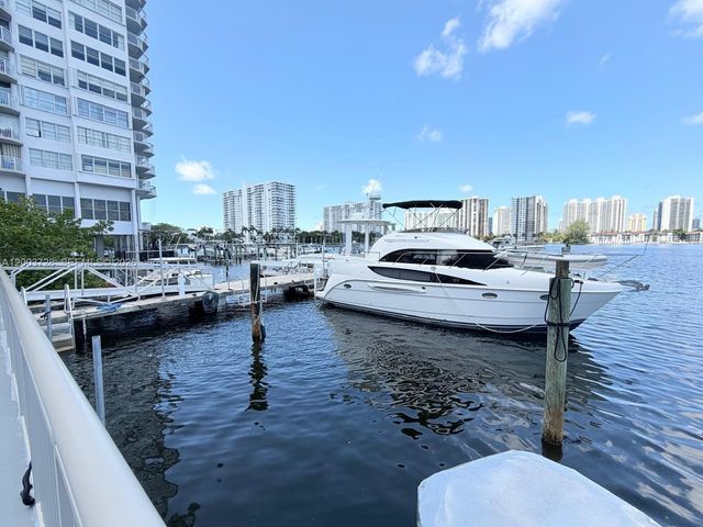 18041 BISCAYNE BLVD PH01, Aventura, FL 33160
