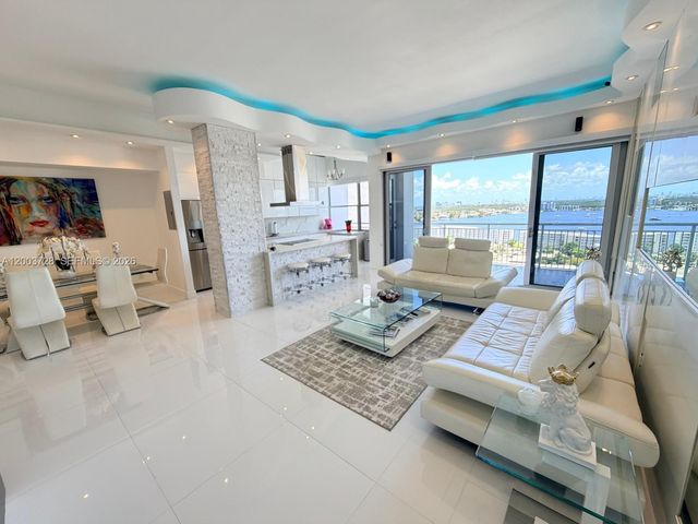 18041 BISCAYNE BLVD PH01, Aventura, FL 33160