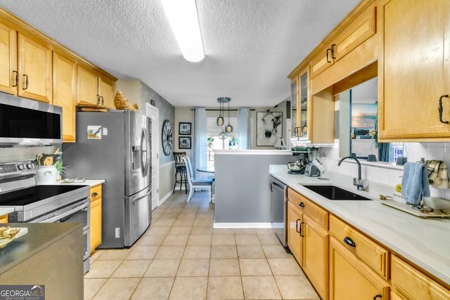 3021 Lincoln Log Way, Mcdonough, GA 30252