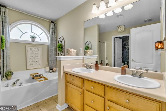 3021 Lincoln Log Way, Mcdonough, GA 30252
