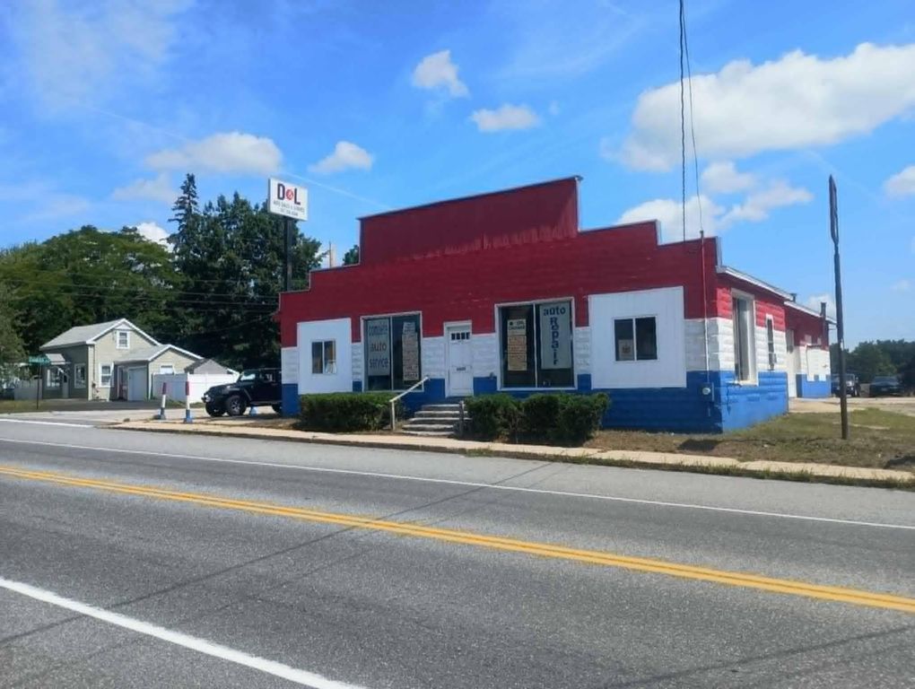 1094 Main Street, Sanford, ME 04073 — exterior