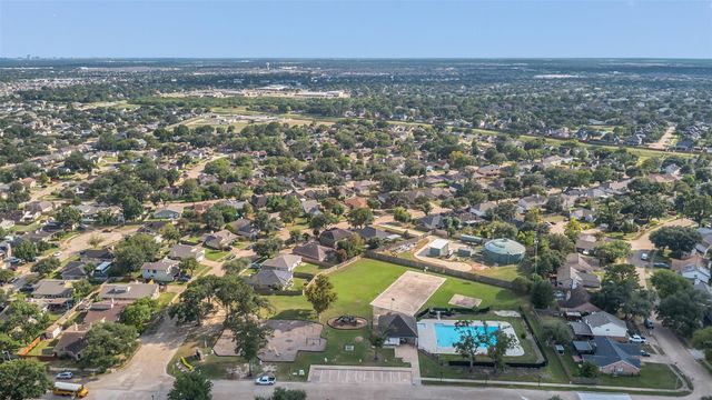 6923 Creek Village Drive, Katy, TX 77449