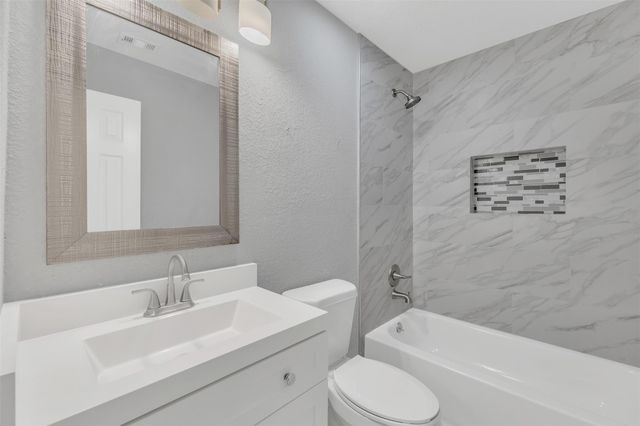 6923 Creek Village Drive, Katy, TX 77449