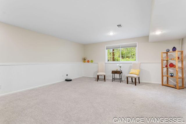 699 Sun Chase Drive, Park Twp, MI 49424