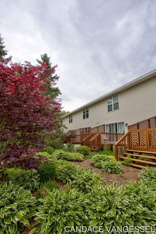 699 Sun Chase Drive, Park Twp, MI 49424