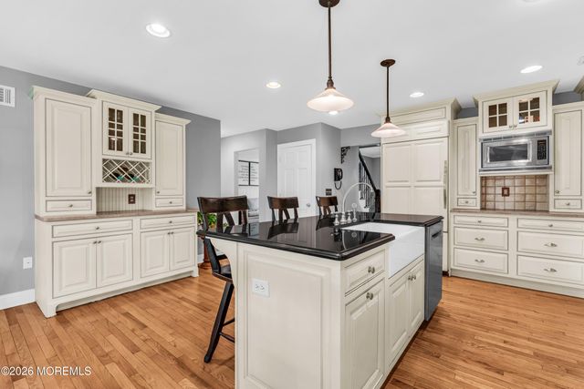 110 Augusta Drive, Lincroft, NJ 07738