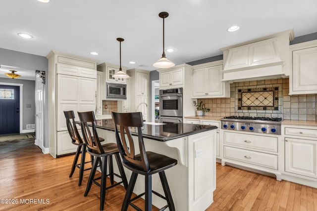 110 Augusta Drive, Lincroft, NJ 07738