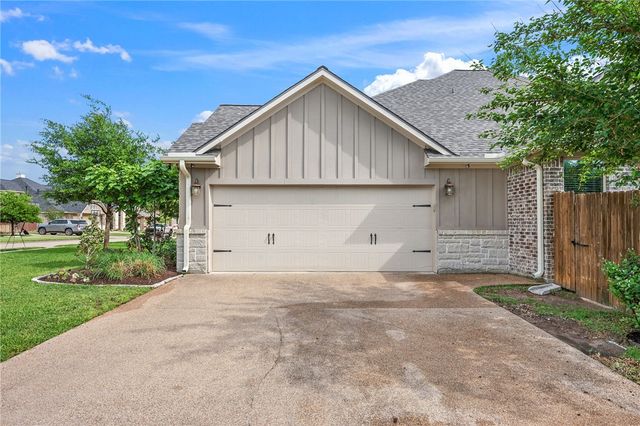 4400 Toddington Lane, College Station, TX 77845