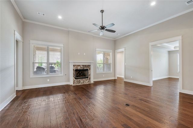 4400 Toddington Lane, College Station, TX 77845