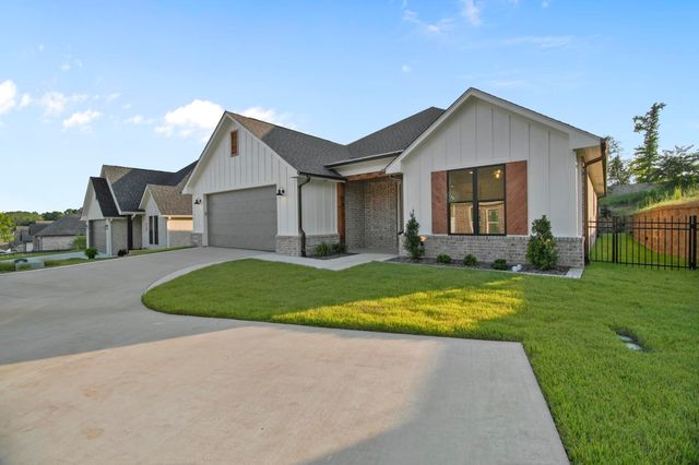 9244 Villas Court, Tyler, TX 75703