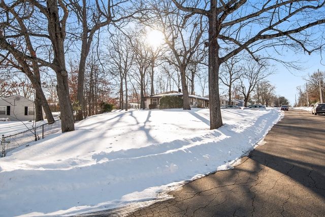 101 Regent Rd, Brockton, MA 02302