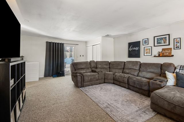 101 Regent Rd, Brockton, MA 02302