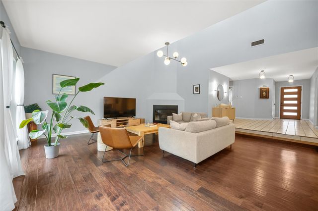 10511 Tweedsmuir DR, Austin, TX 78750