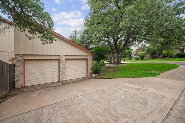 10511 Tweedsmuir DR, Austin, TX 78750