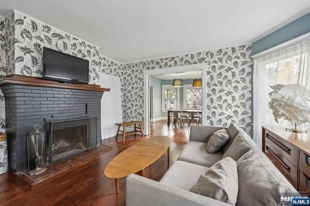 17 Oxford Street 1, Montclair, NJ 07042