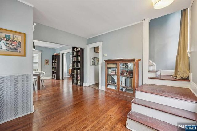 17 Oxford Street 1, Montclair, NJ 07042