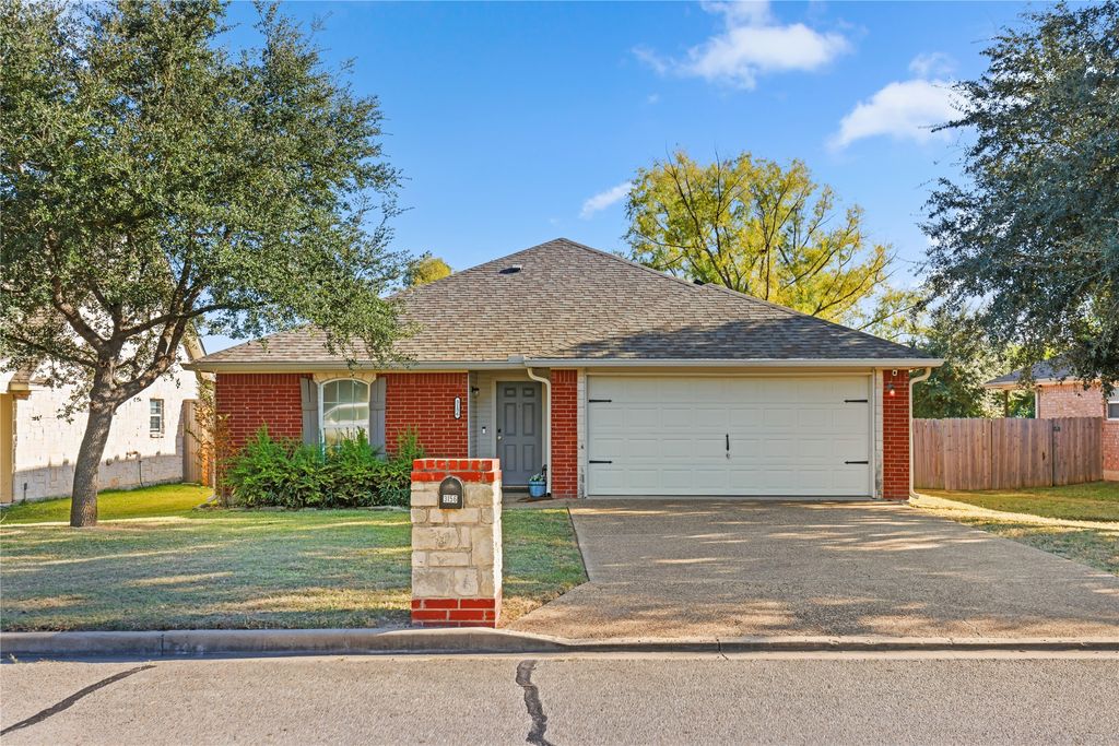 3156 Lippizan Street, Robinson, TX 76706