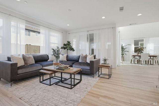 1588 Nightfall Ln, Fairfield, CA 94533