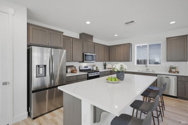 1588 Nightfall Ln, Fairfield, CA 94533