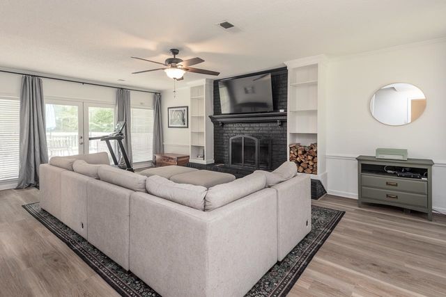 8672 CEDAR FARMS DR, Memphis, TN 38016