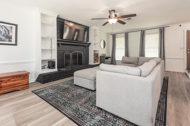 8672 CEDAR FARMS DR, Memphis, TN 38016