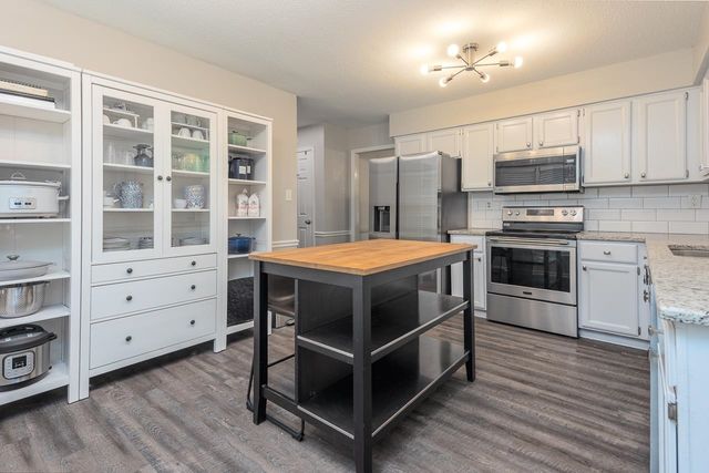 8672 CEDAR FARMS DR, Memphis, TN 38016