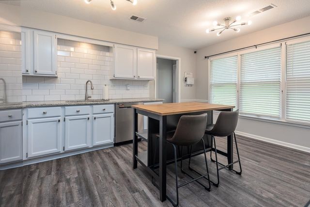 8672 CEDAR FARMS DR, Memphis, TN 38016