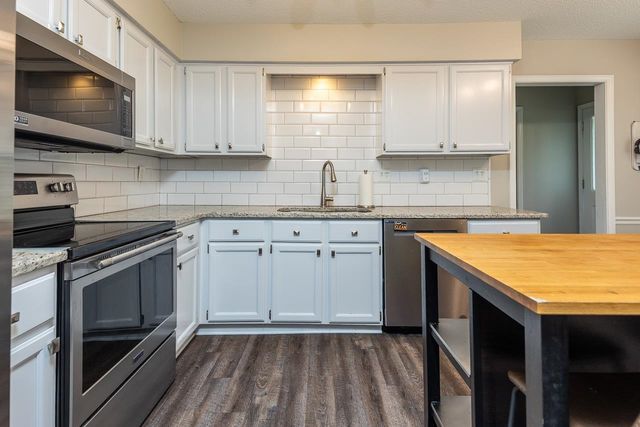 8672 CEDAR FARMS DR, Memphis, TN 38016