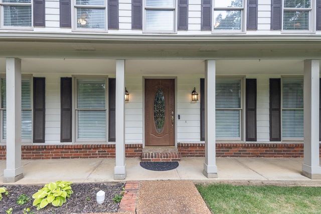 8672 CEDAR FARMS DR, Memphis, TN 38016