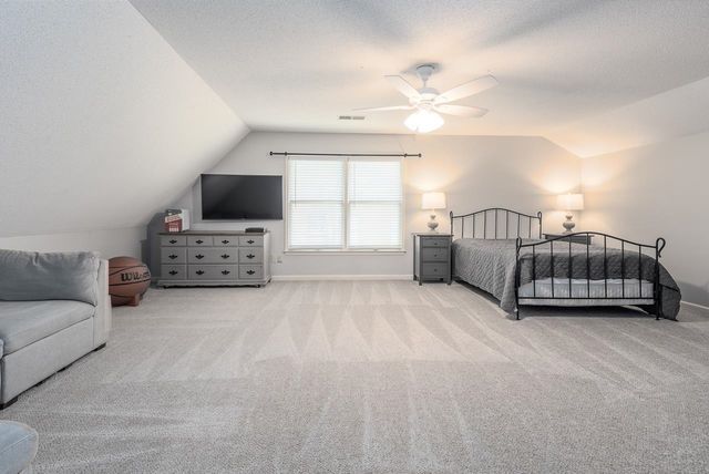 8672 CEDAR FARMS DR, Memphis, TN 38016